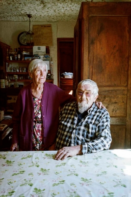 11-Madeleine-et-FrÇdo,-Auberge-Le-Refuge-Arconsat-photo-Christophe-Goussard-